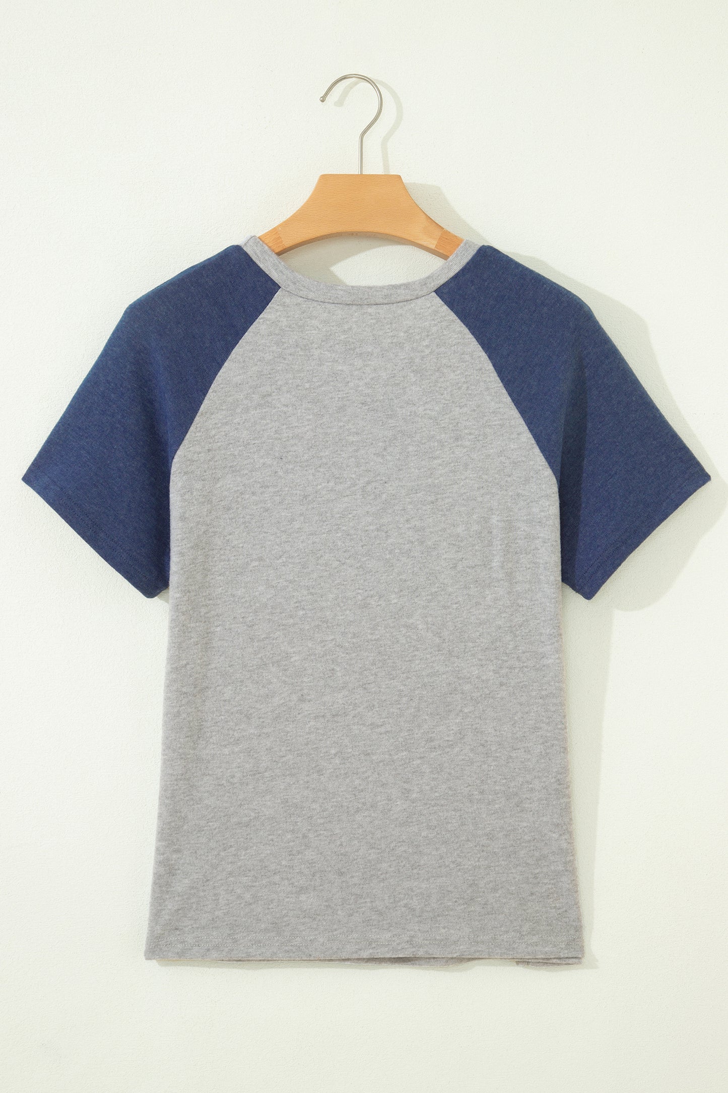 Floral Appliqué Raglan Sleeve Top – Casual Contrast Sleeve Everyday Tee