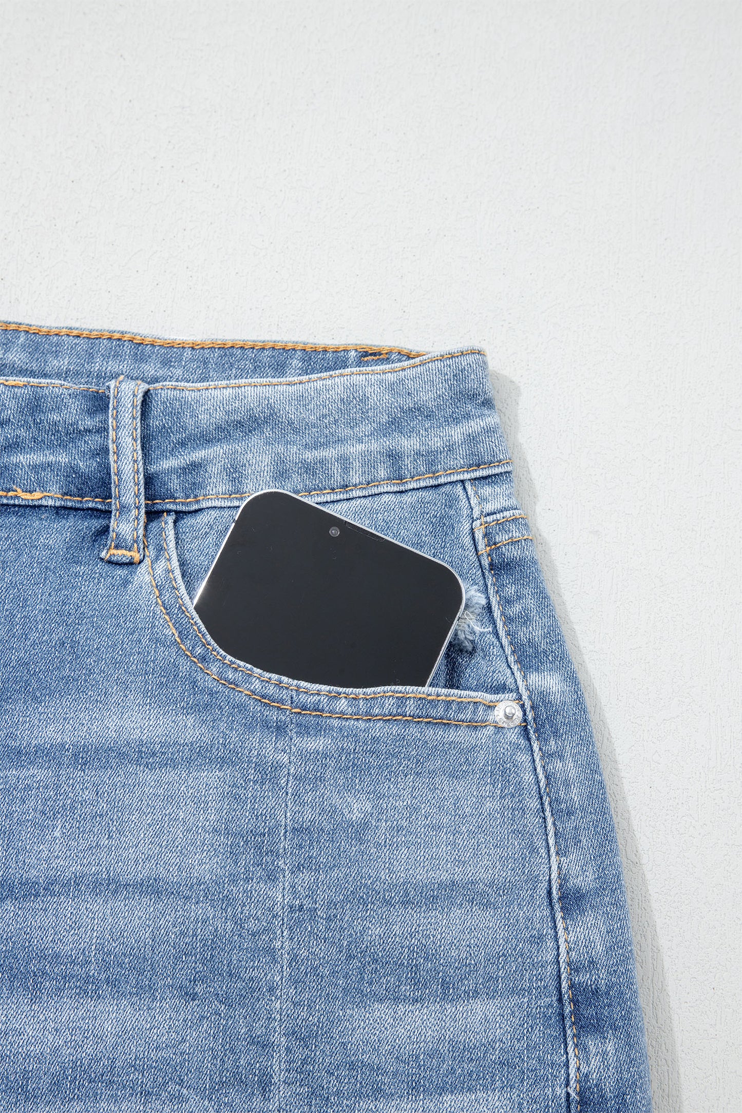 Raw Hem Denim Shorts – Casual High Rise Everyday Summer Bottoms